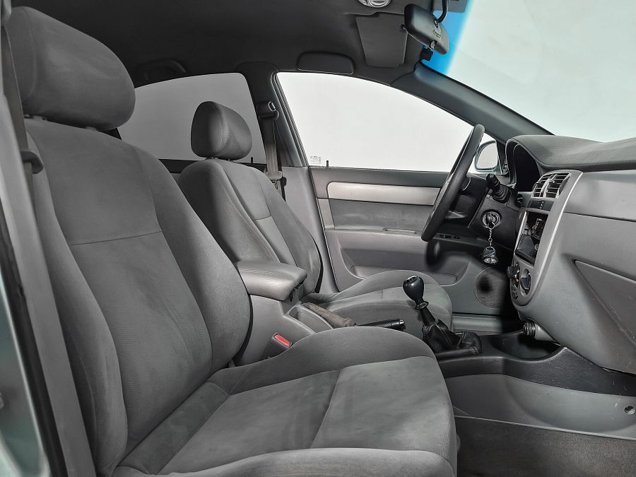 Chevrolet Lacetti 1.6 MT (109 л.с.), 2004