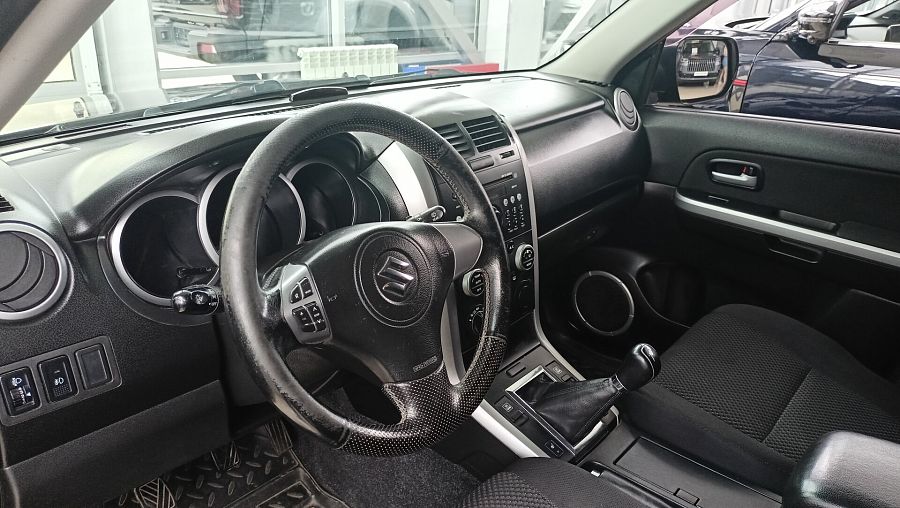 Suzuki Grand Vitara 2.0 MT (140 л.с.) 4WD, 2011 Suzuki Grand Vitara 2.0 MT (140 л.с.) 4WD, 2011