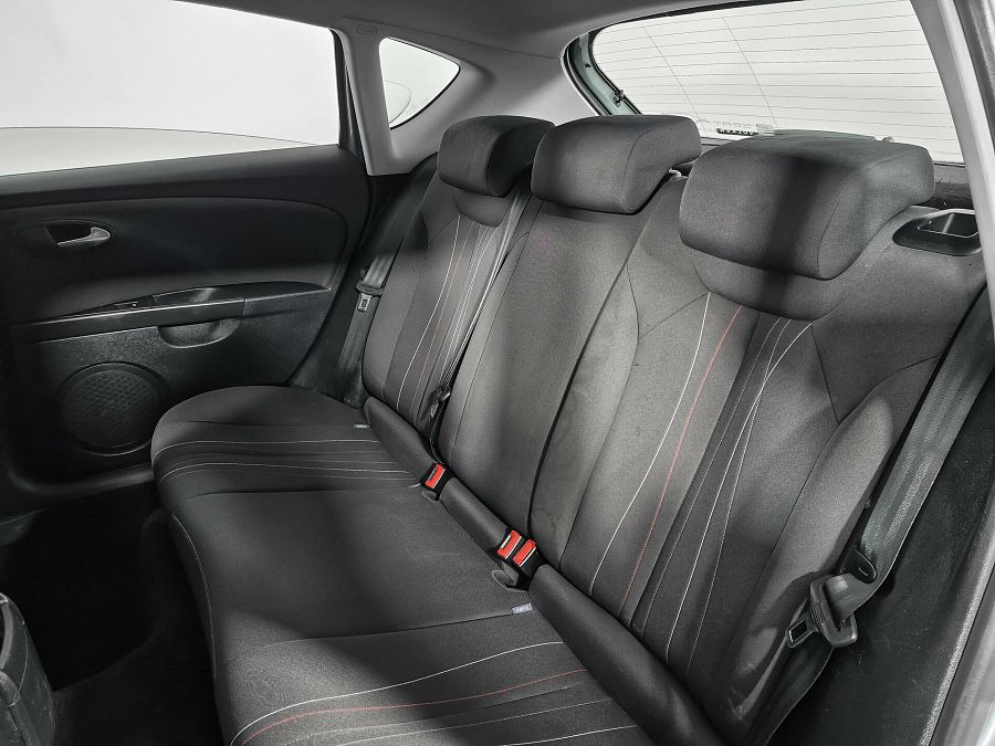 SEAT Leon 1.2 MT (105 л.с.), 2012