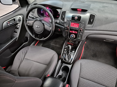 Kia Cerato 6-speed 1.6 AT (126 л.с.), 2013 Kia Cerato 6-speed 1.6 AT (126 л.с.), 2013 — купить в Нижнем Новгороде
