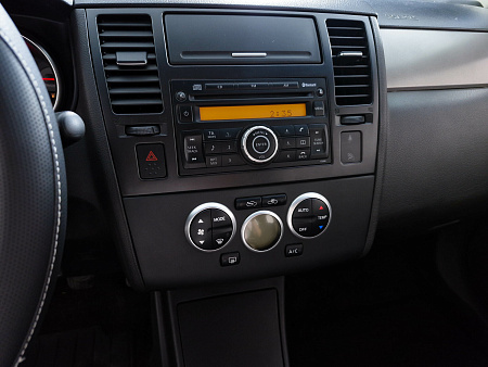 Nissan Tiida 1.6 MT (110 л.с.), 2007 Nissan Tiida 1.6 MT (110 л.с.), 2007 — купить в Нижнем Новгороде
