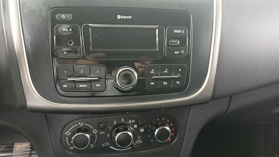 Renault Logan 1.6 MT (113 л.с.), 2017 Renault Logan 1.6 MT (113 л.с.), 2017