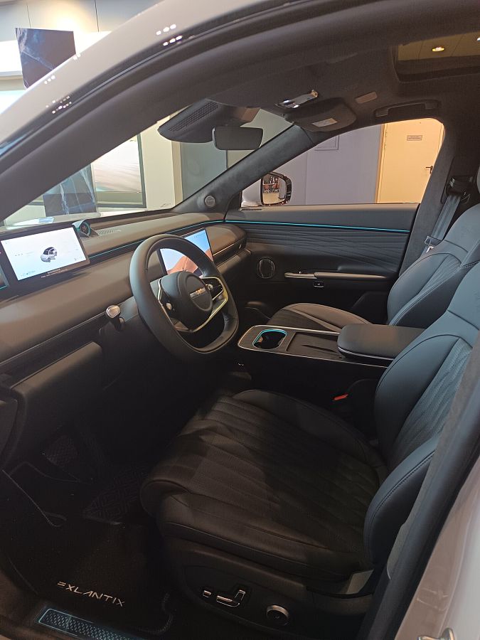 Exeed Exlantix ET 1.5hyb AT (469 л.с.) 4WD, 2026