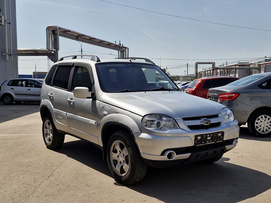 Chevrolet Niva 1.7 MT (80 л.с.) 4WD, 2011 Chevrolet Niva 1.7 MT (80 л.с.) 4WD, 2011