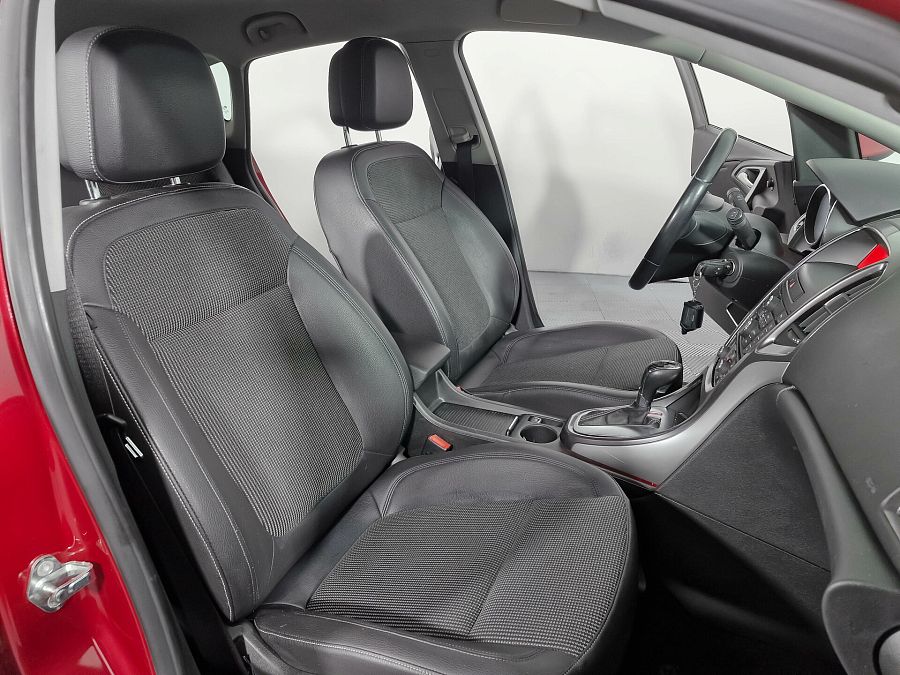 Opel Astra 1.6 AT (115 л.с.), 2011