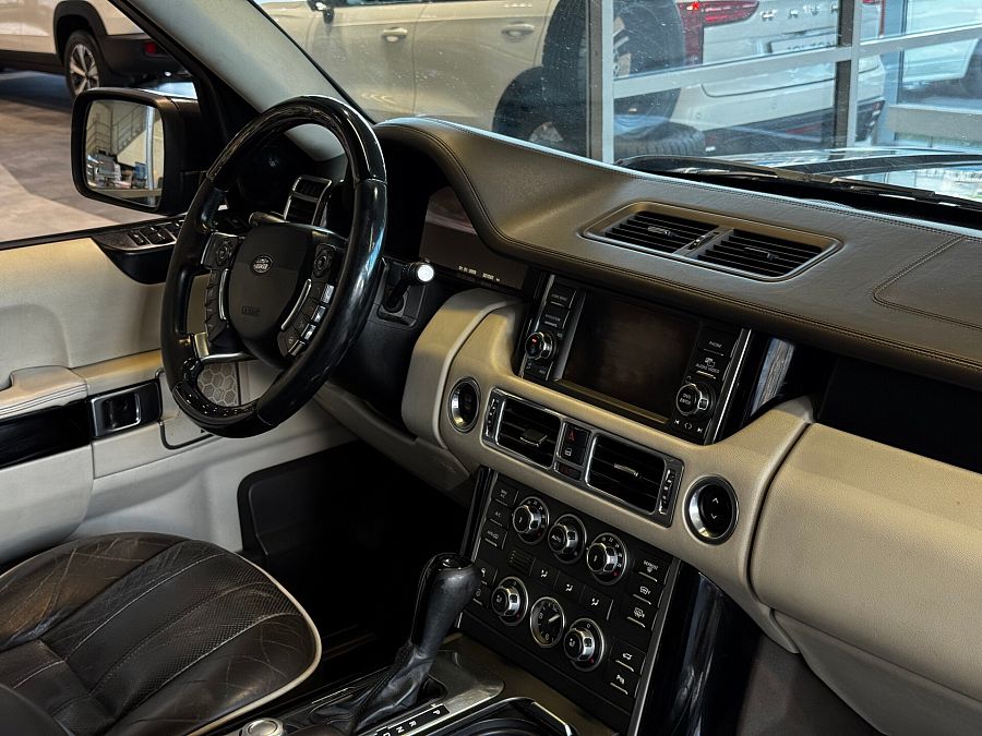 Land Rover Range Rover 3.6d AT (272 л.с.) 4WD, 2010 Land Rover Range Rover 3.6d AT (272 л.с.) 4WD, 2010