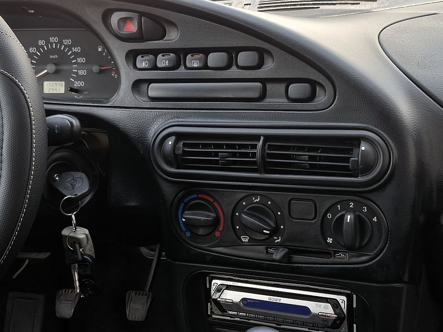 Chevrolet Niva 1.7 MT (80 л.с.) 4WD, 2011 Chevrolet Niva 1.7 MT (80 л.с.) 4WD, 2011