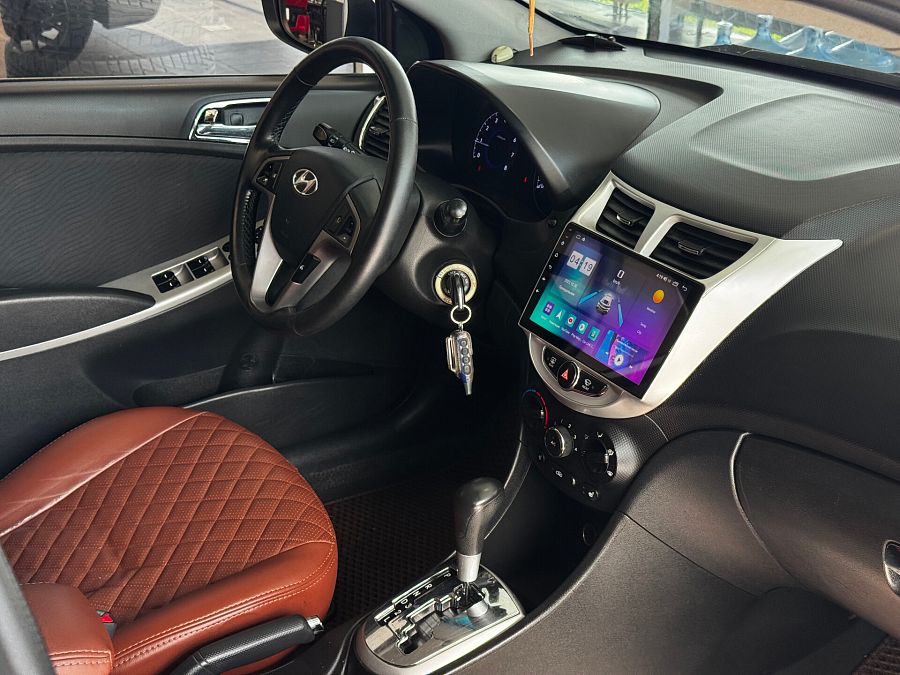 Hyundai Solaris 1.6 AT (123 л.с.), 2013 Hyundai Solaris 1.6 AT (123 л.с.), 2013