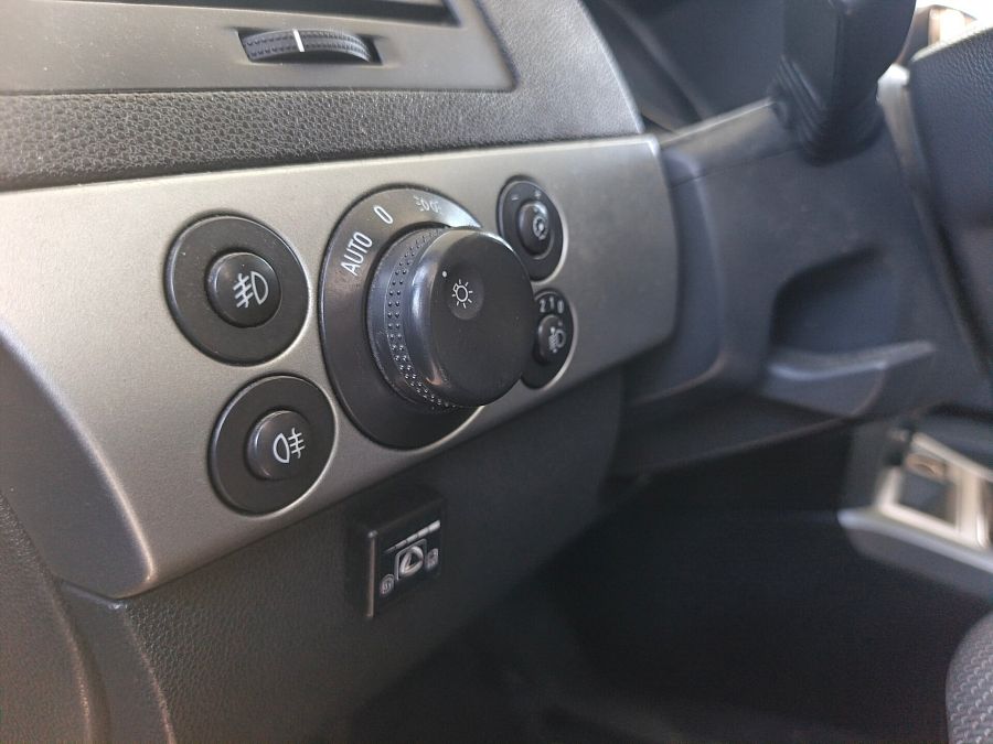 Opel Astra 1.6 MT (115 л.с.), 2011
