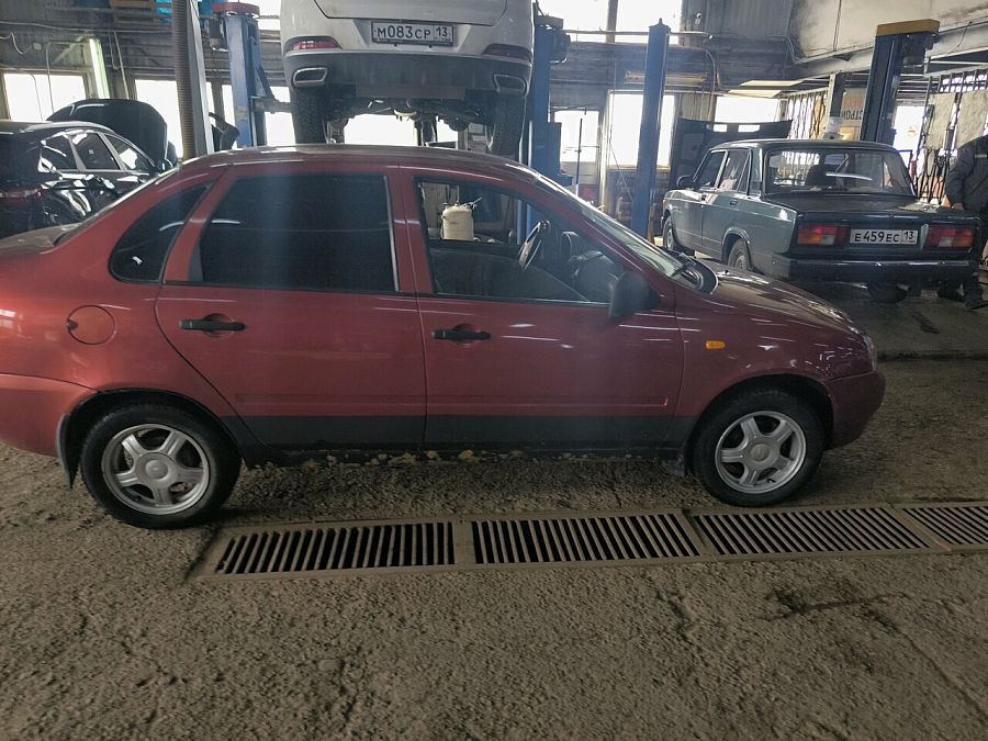 Lada (Ваз) Kalina 1.6 MT (84 л.с.), 2011 Lada (Ваз) Kalina 1.6 MT (84 л.с.), 2011