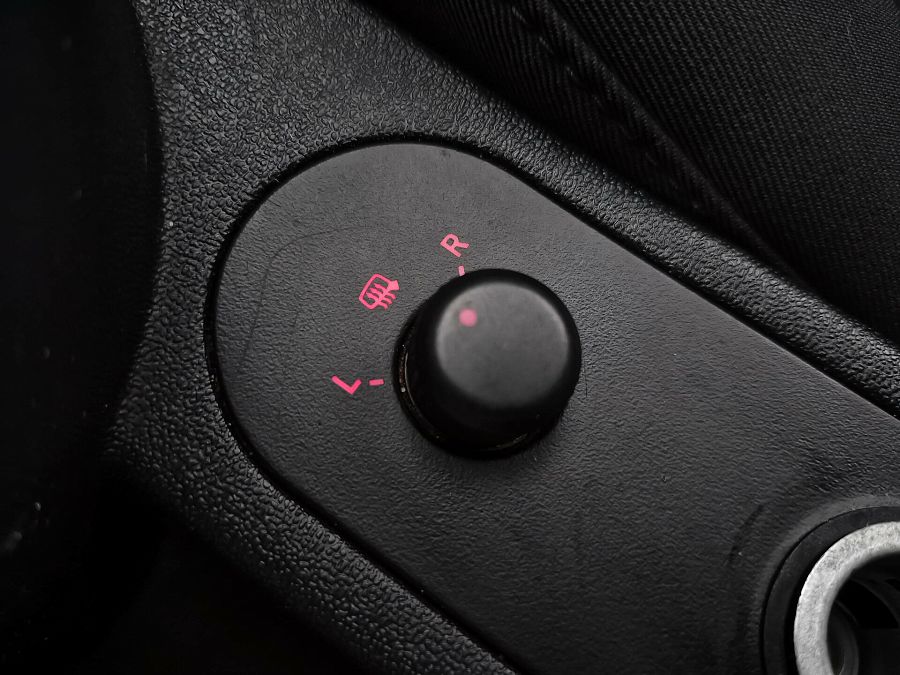 SEAT Leon 1.2 MT (105 л.с.), 2012