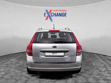 Kia Ceed 1.6 MT (122 л.с.), 2010