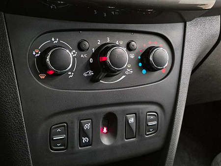 Renault Logan 1.6 MT (82 л.с.), 2019 Renault Logan 1.6 MT (82 л.с.), 2019 — купить в Нижнем Новгороде