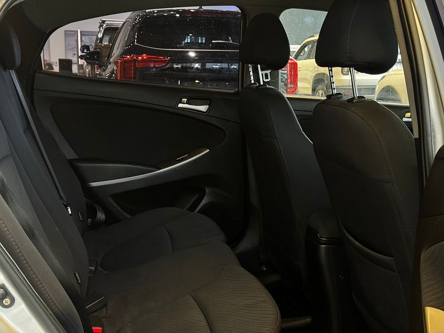Hyundai Solaris 1.4 AT (107 л.с.), 2014