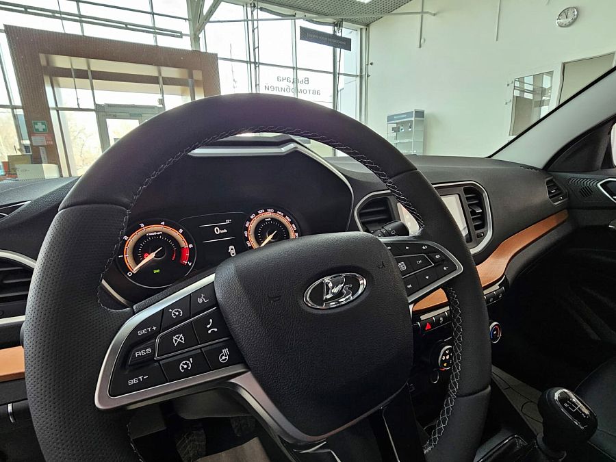 Lada (Ваз) Vesta SW Cross 1.8 CVT (122 л.с.), 2026 Lada (Ваз) Vesta SW Cross 1.8 CVT (122 л.с.), 2026