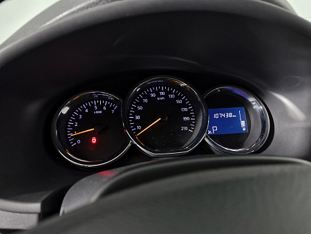 Renault Logan 1.6 AT (102 л.с.), 2015 — купить в Нижнем Новгороде