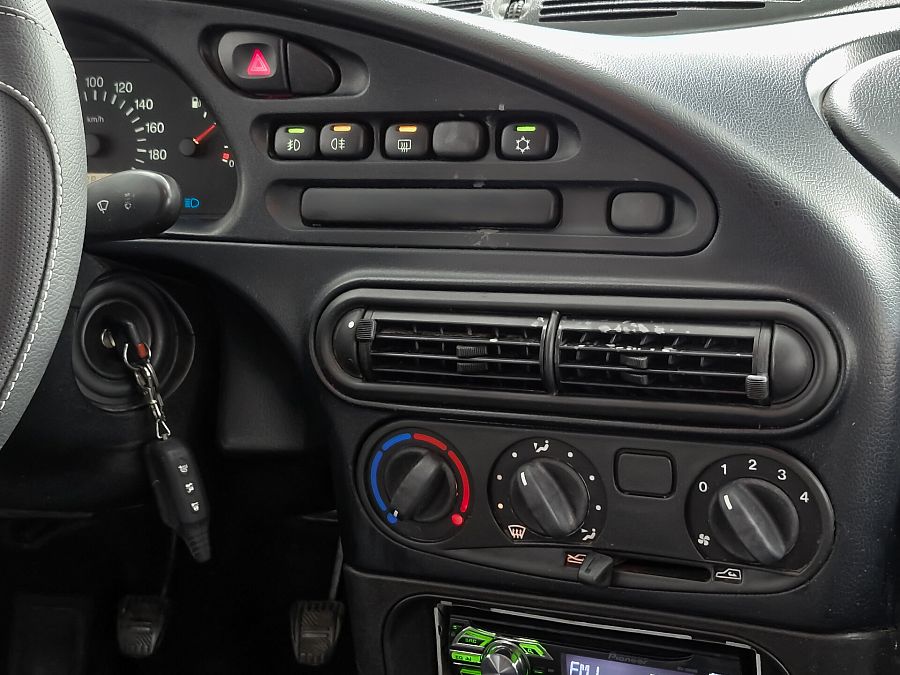 Chevrolet Niva 1.7 MT (80 л.с.) 4WD, 2011 Chevrolet Niva 1.7 MT (80 л.с.) 4WD, 2011