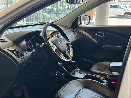 Hyundai ix35 2.0 AT (150 л.с.) 4WD, 2013