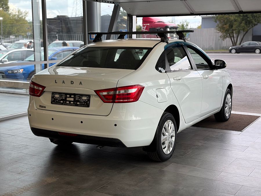 Lada (Ваз) Vesta 1.6 MT (106 л.с.), 2016