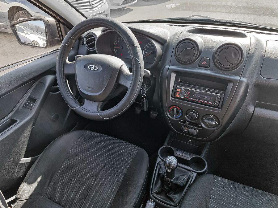 Lada (Ваз) Granta 1.6 MT (87 л.с.), 2015