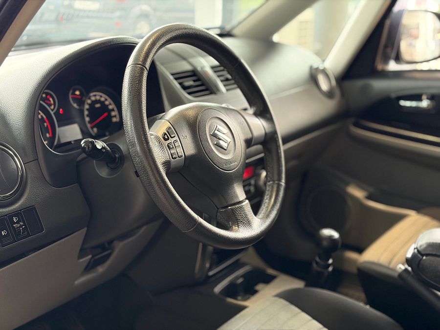 Suzuki SX4 1.6 MT (112 л.с.), 2013 Suzuki SX4 1.6 MT (112 л.с.), 2013