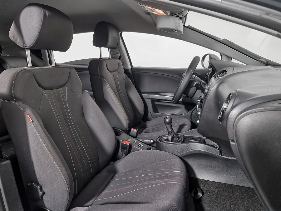 SEAT Leon 1.2 MT (105 л.с.), 2012 SEAT Leon 1.2 MT (105 л.с.), 2012