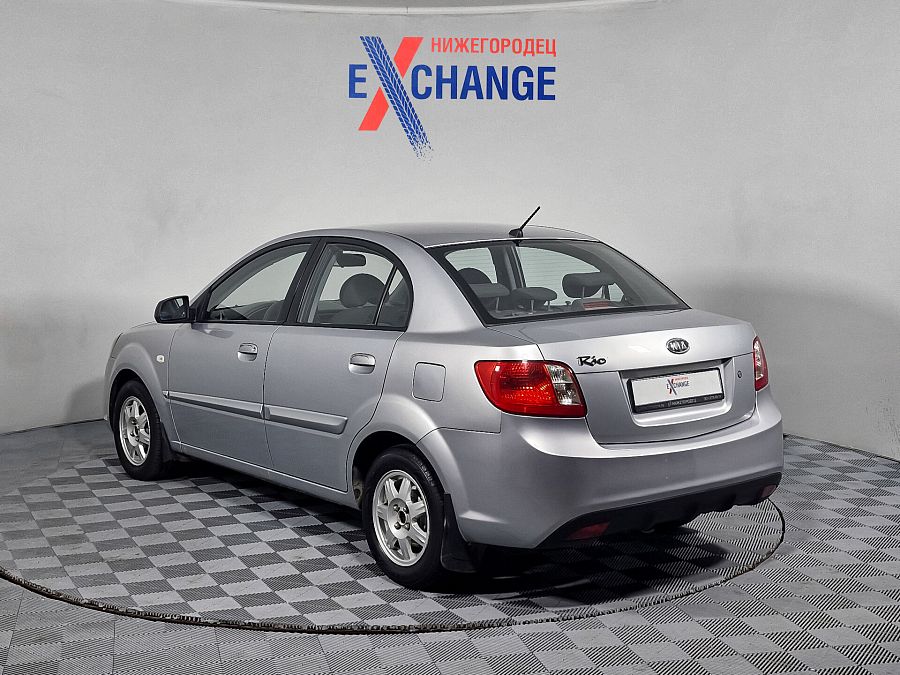 Kia Rio 1.4 AT (95 л.с.), 2011