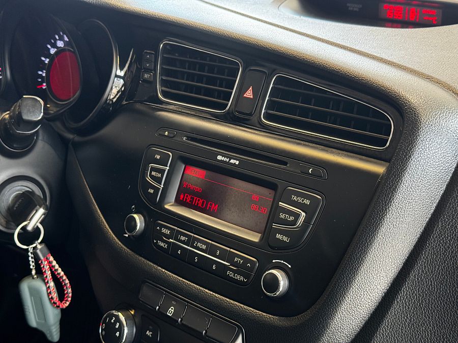 Kia Ceed 1.6 MT (129 л.с.), 2014