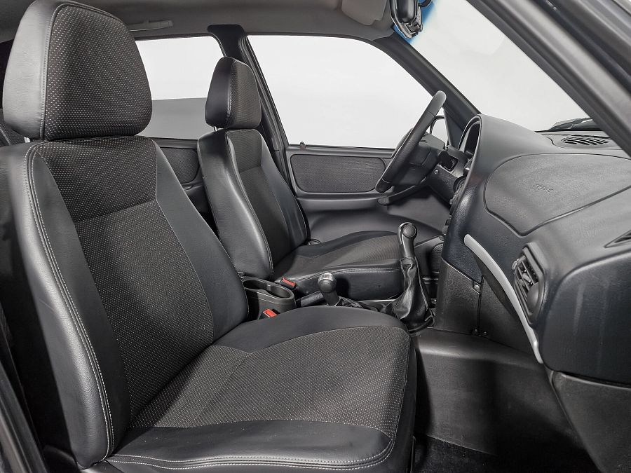 Chevrolet Niva 1.7 MT (80 л.с.) 4WD, 2012 Chevrolet Niva 1.7 MT (80 л.с.) 4WD, 2012