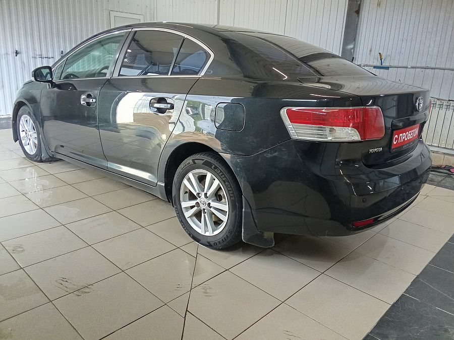 Toyota Avensis 1.8 CVT (147 л.с.), 2010