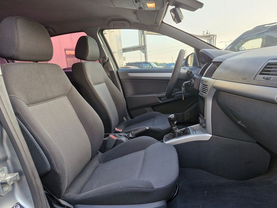 Opel Astra 1.6 MT (115 л.с.), 2014 Opel Astra 1.6 MT (115 л.с.), 2014