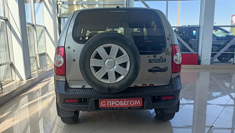 Chevrolet Niva 1.7 MT (80 л.с.) 4WD, 2013