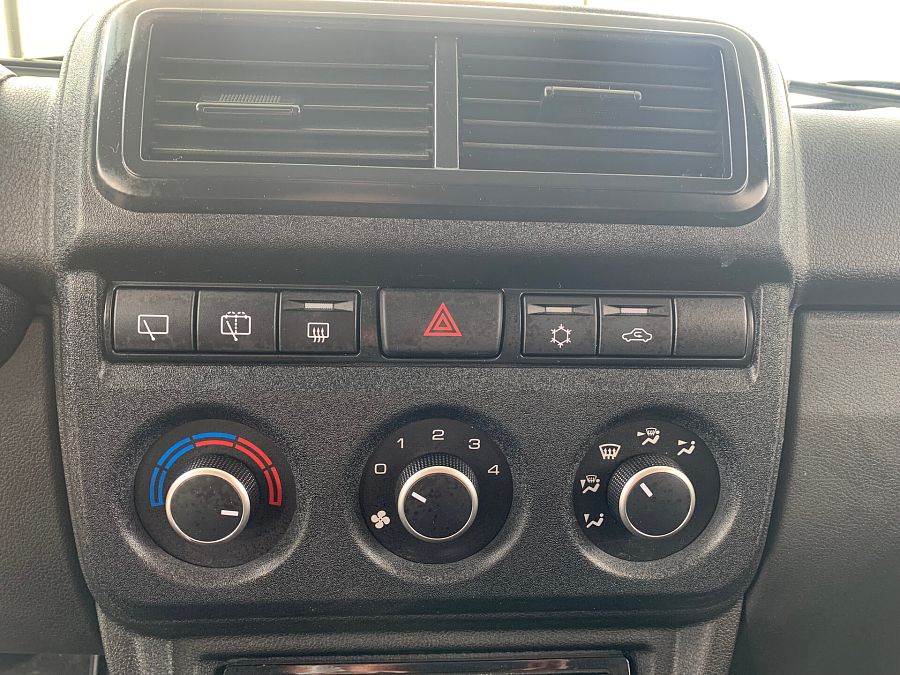 Lada (Ваз) Niva Legend 1.7 MT (83 л.с.) 4WD, 2024 Lada (Ваз) Niva Legend 1.7 MT (83 л.с.) 4WD, 2024