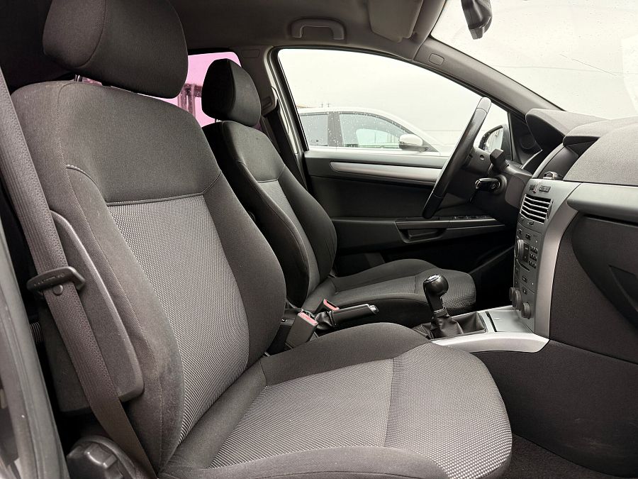 Opel Astra 1.6 MT (115 л.с.), 2011 Opel Astra 1.6 MT (115 л.с.), 2011