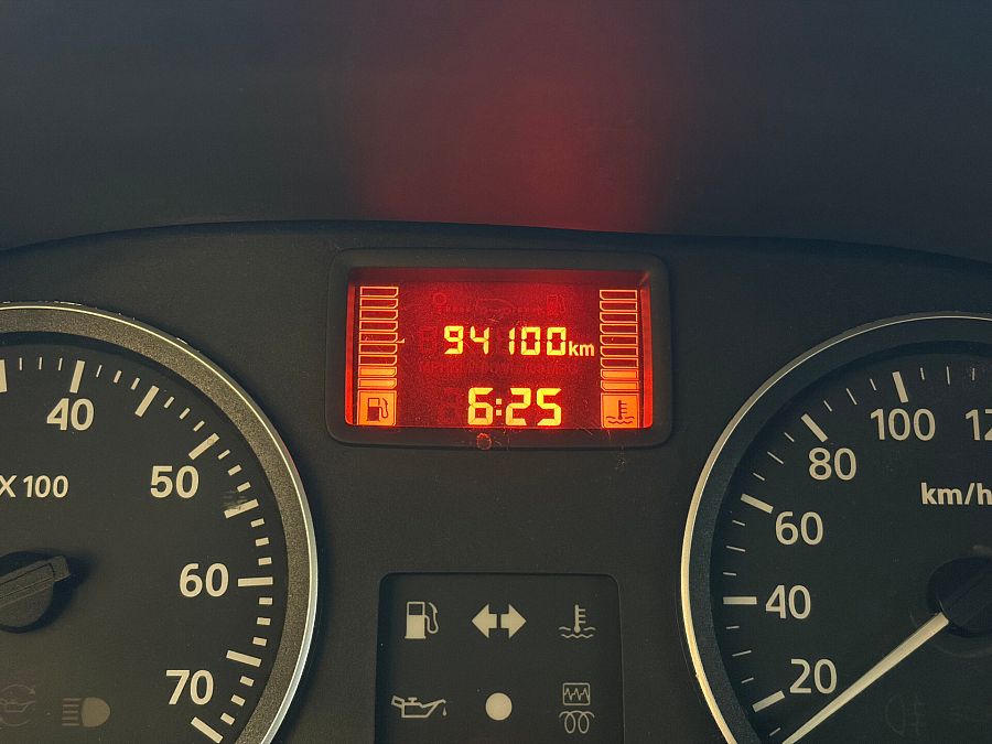 Renault Logan 1.4 MT (75 л.с.), 2011 Renault Logan 1.4 MT (75 л.с.), 2011