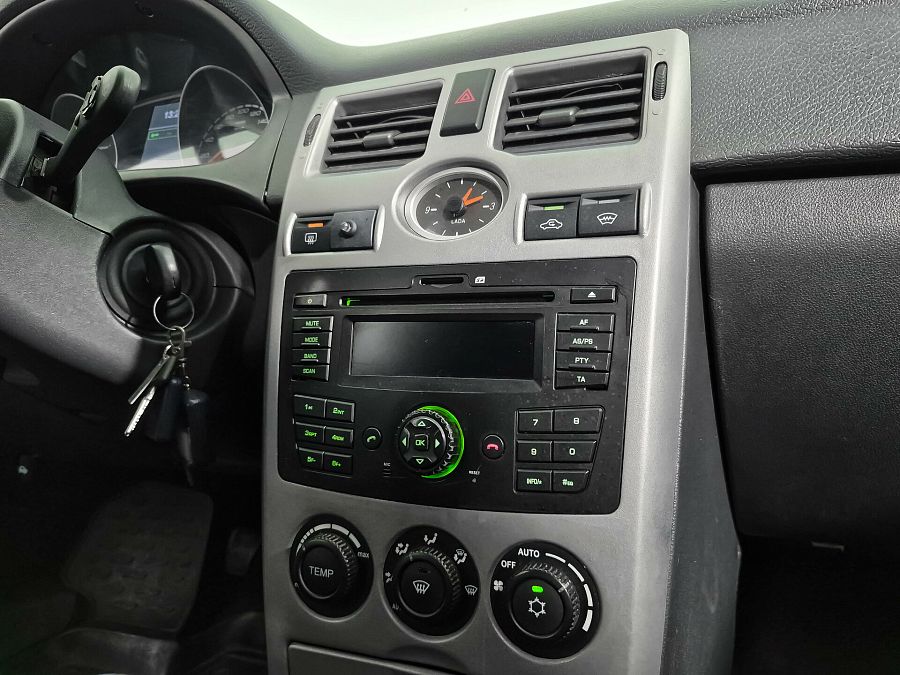 Lada (Ваз) Priora 1.6 MT (98 л.с.), 2012 Lada (Ваз) Priora 1.6 MT (98 л.с.), 2012