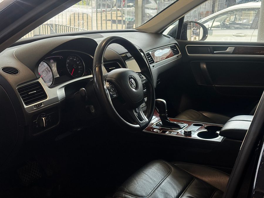 Volkswagen Touareg 3.6 AT (249 л.с.) 4WD, 2013