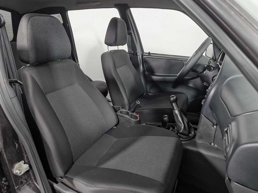 Chevrolet Niva 1.7 MT (80 л.с.) 4WD, 2013 Chevrolet Niva 1.7 MT (80 л.с.) 4WD, 2013