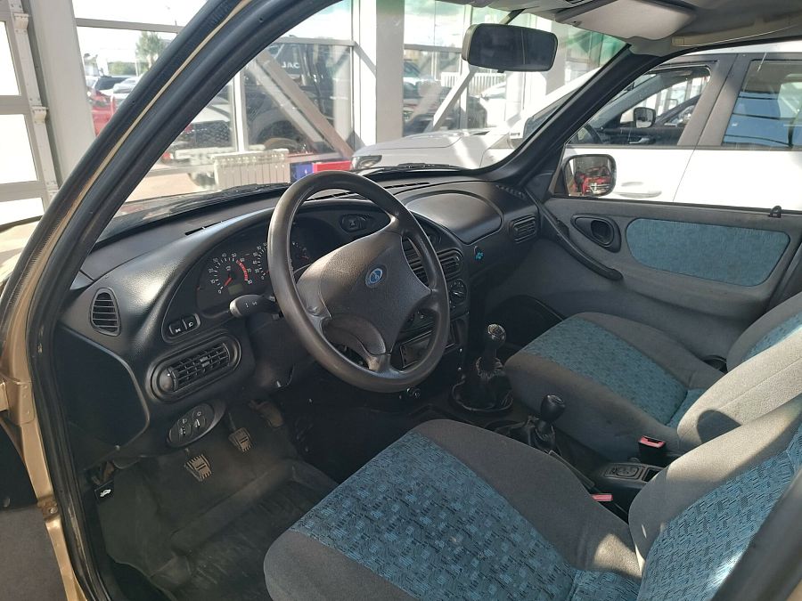 Chevrolet Niva 1.7 MT (80 л.с.) 4WD, 2005