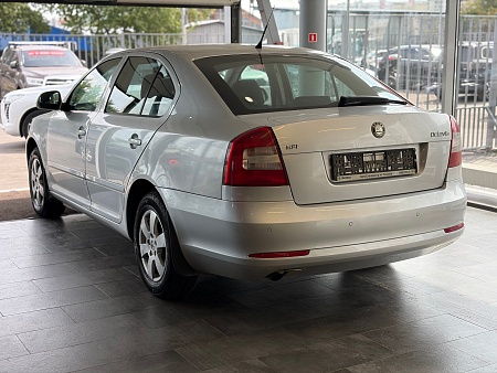 Skoda Octavia 1.6 MT (102 л.с.), 2010