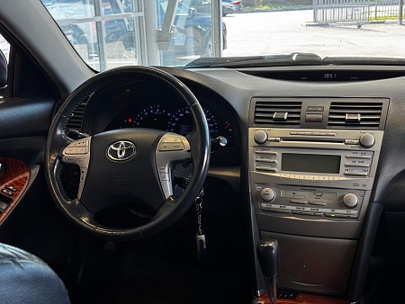 Toyota Camry 2.4 AT (167 л.с.), 2011