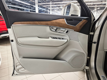 Volvo XC90 2.0d AT (235 л.с.) 4WD, 2017 — купить в Нижнем Новгороде
