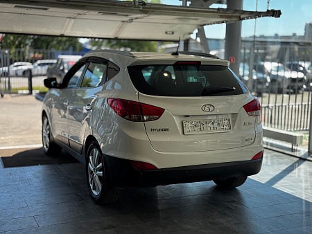 Hyundai ix35 2.0 AT (150 л.с.) 4WD, 2013