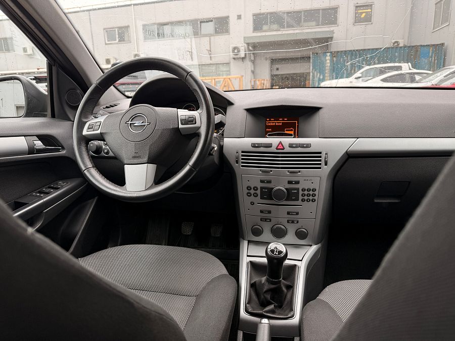 Opel Astra 1.6 MT (115 л.с.), 2011 Opel Astra 1.6 MT (115 л.с.), 2011