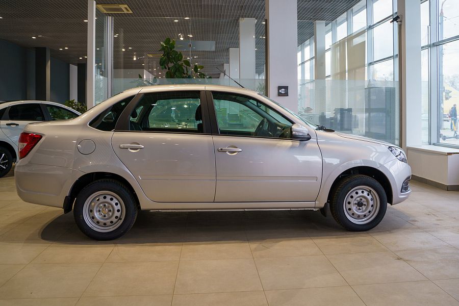 Lada (Ваз) Granta 1.6 MT (90 л.с.), 2025 Lada (Ваз) Granta 1.6 MT (90 л.с.), 2025