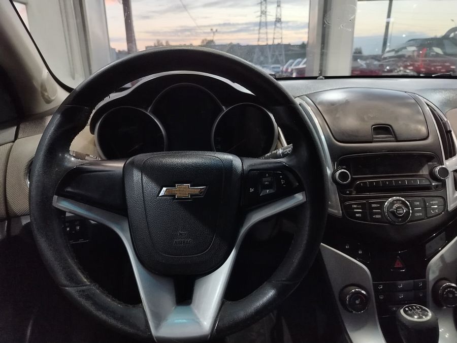 Chevrolet Cruze 1.6 MT (109 л.с.), 2013