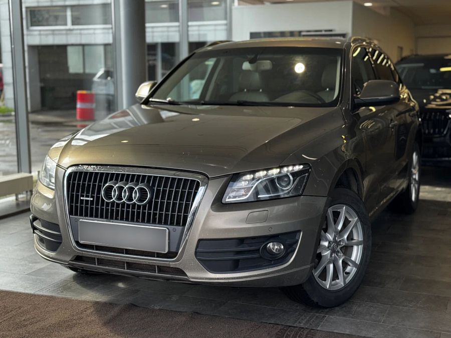Audi Q5 2.0 AMT (211 л.с.) 4WD, 2011