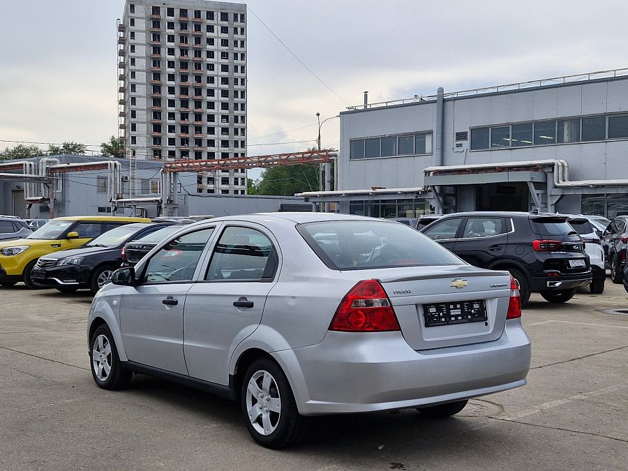 Chevrolet Aveo 1.4 MT (101 л.с.), 2010