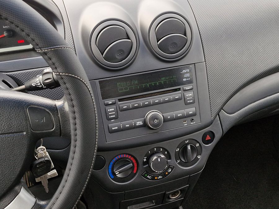 Chevrolet Aveo 1.4 MT (101 л.с.), 2010