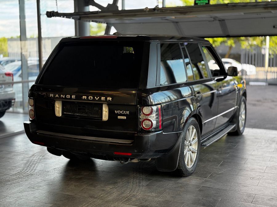 Land Rover Range Rover 3.6d AT (272 л.с.) 4WD, 2010 Land Rover Range Rover 3.6d AT (272 л.с.) 4WD, 2010